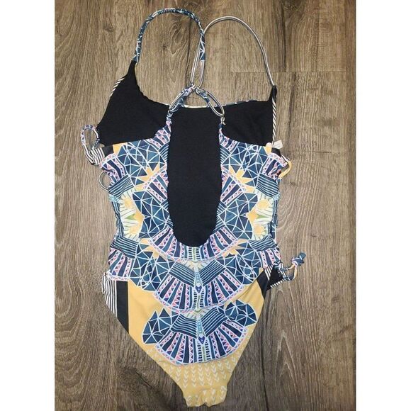 Cape Juby One-Piece Women's Bathingsuit Size Small - Picture 2 of 4